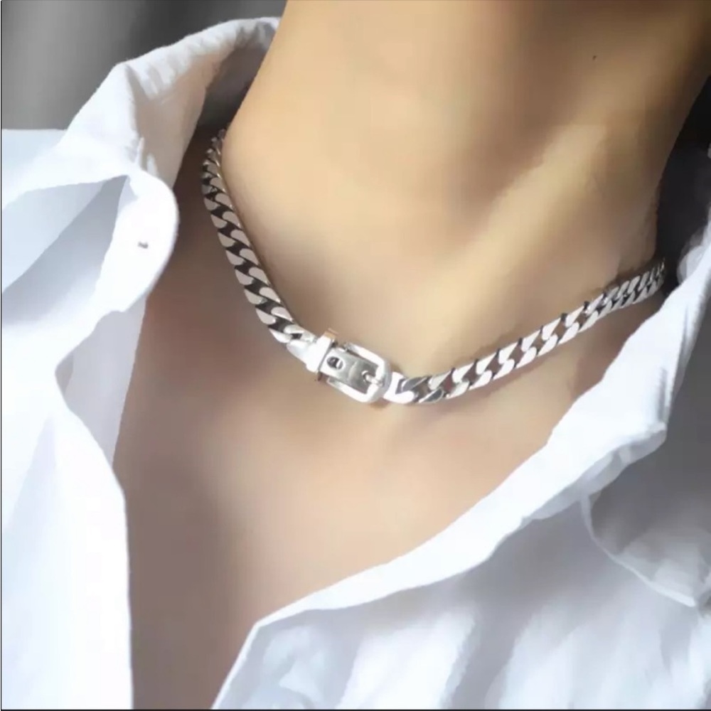 #28 Sterling Silver Buckle Closure Necklace